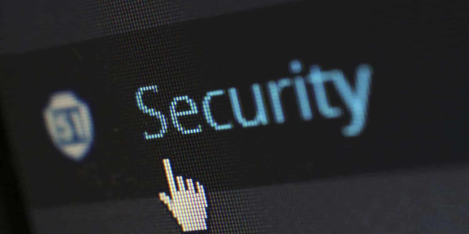 schermo pc clic su security vs truffa online
