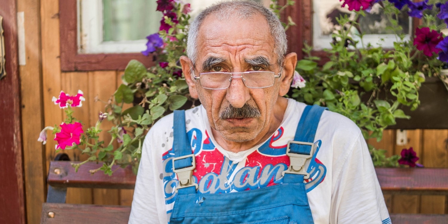 nonno che non sa cosa sia social media manager